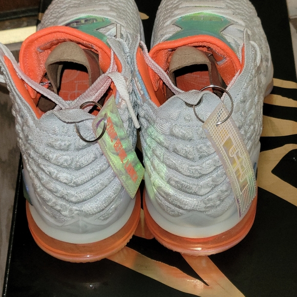 New Nike LeBron XVII 17 LIMITED "Future Air"Men's Size 7.5 & Womens Size 9 - Picture 9 of 11